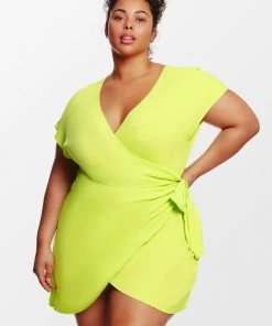 CUPSHE Love Los Angeles Self-Tie Wrap Plus Size Mini Dress