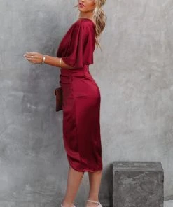 CUPSHE Ramla Burgundy Sheath One-shoulder Dress