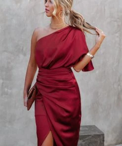 CUPSHE Ramla Burgundy Sheath One-shoulder Dress