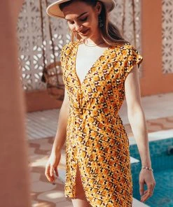 CUPSHE Asia V-neck Fitted Waisted A-Shape Dress Dresses